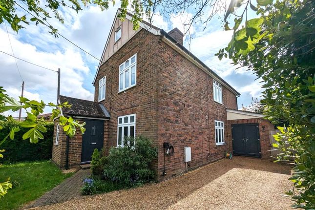 Thumbnail Detached house to rent in Kings Road, West End, Woking