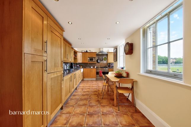 Flat 203, Princess Park Manor, Royal Drive, London photo 3