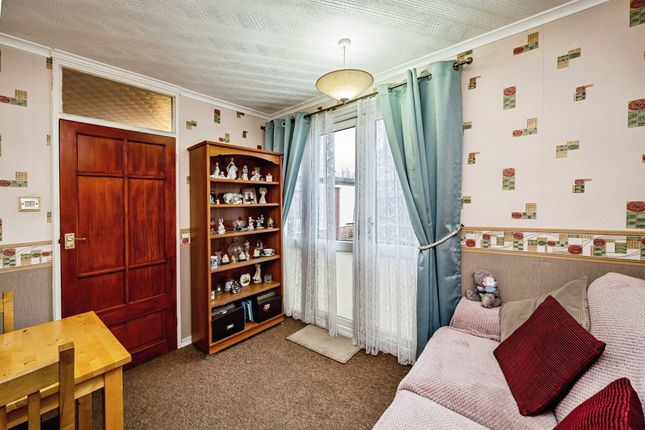4, Birch Court, Aylesbury photo 4