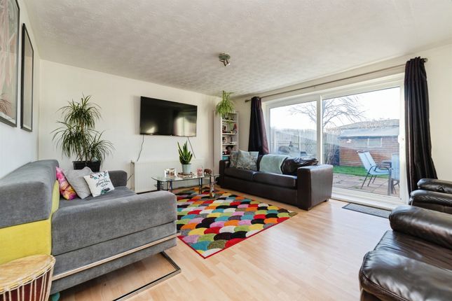199, Canterbury Way, Stevenage photo 4