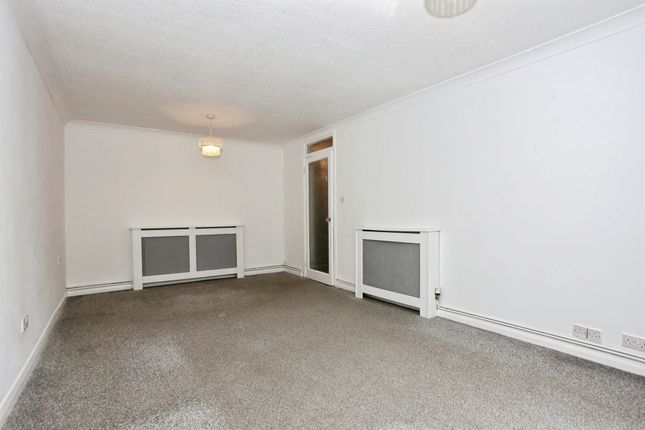11, Appleyard, Peterborough photo 3