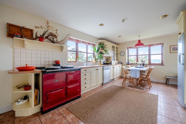Pear Tree House, 2 The Paddocks, Tiverton photo 4