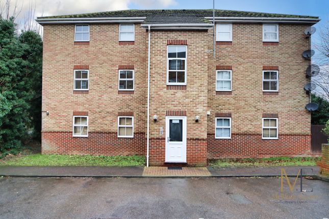 Thumbnail Flat for sale in Mounts Road, Greenhithe, Kent
