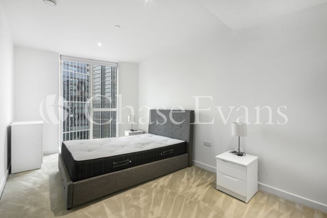 Flat to rent in Sky Gardens, Vauxhall, London