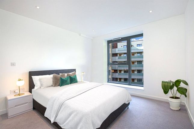 Flat for sale in Williams Road, West Ealing