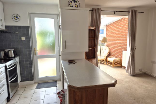 5, Green Close, Swansea photo 4