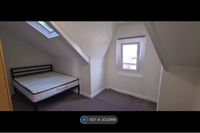 Flat, Roman Place, Roundhay photo 4