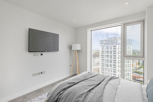 Flat 105, Kings Tower, London photo 4
