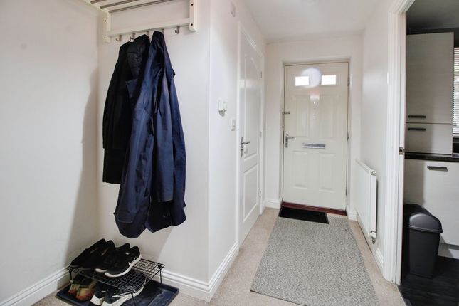 9, Furrowfields, St. Neots photo 2