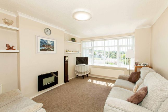 6 Highfield Road, Chesterfield photo 3