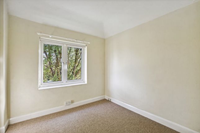 Terraced house to rent in Coppetts Road, Muswell Hill