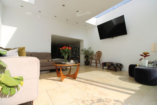 3, Highwalls Road, Dinas Powys photo 2