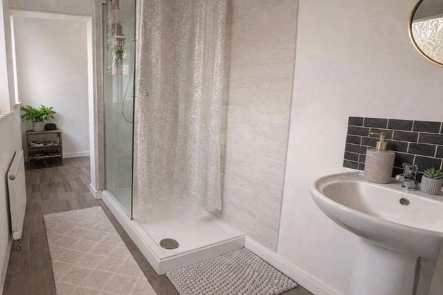 Flat 2, 7 Garth Villas, Merthyr Tydfil photo 4