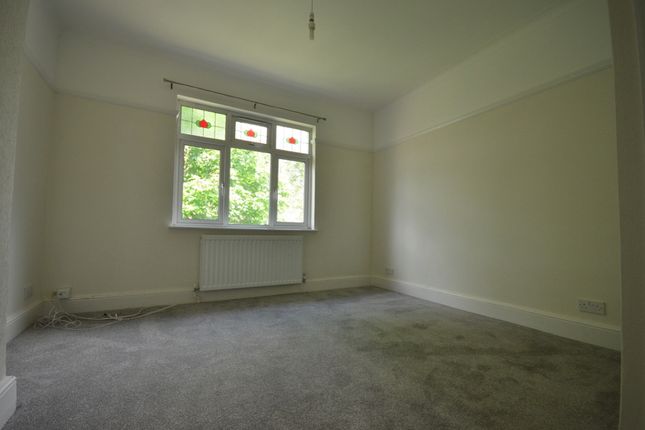 Harfield Road, Sunbury-on-thames photo 4