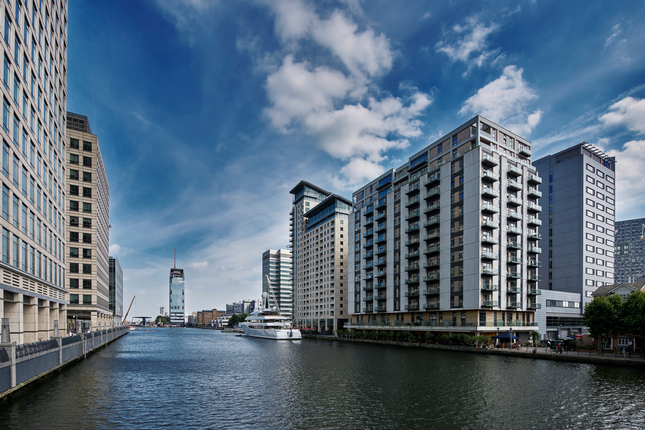 Thumbnail Flat to rent in South Quay Square, London, London