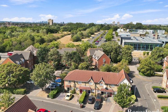 39, Campion Close, Romford photo 2