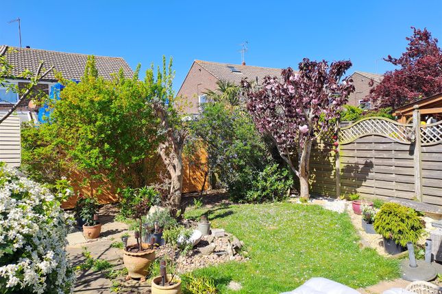 7, Hailsham Close, East Preston photo 2