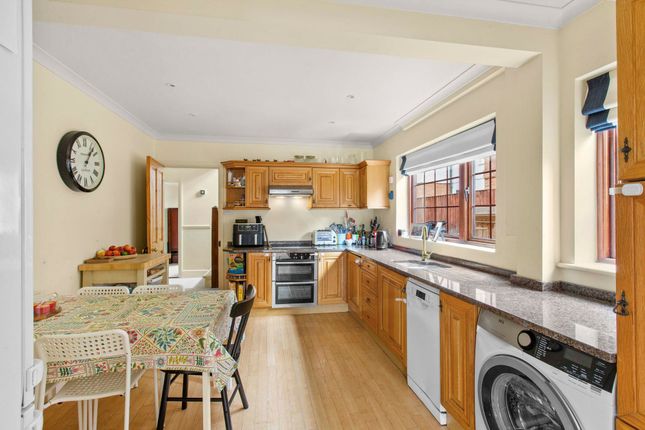 17, Grove Road, High Wycombe photo 4