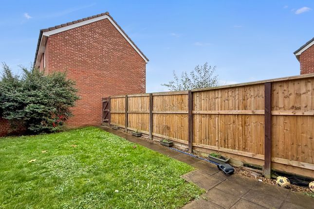 105, Sandalwood Road, Westbury photo 2
