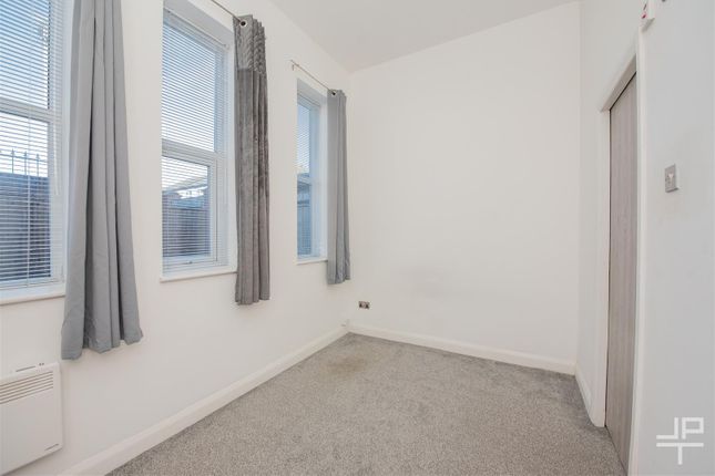 Apt 2, 45, Cross Lane, Newton-Le-Willows photo 5