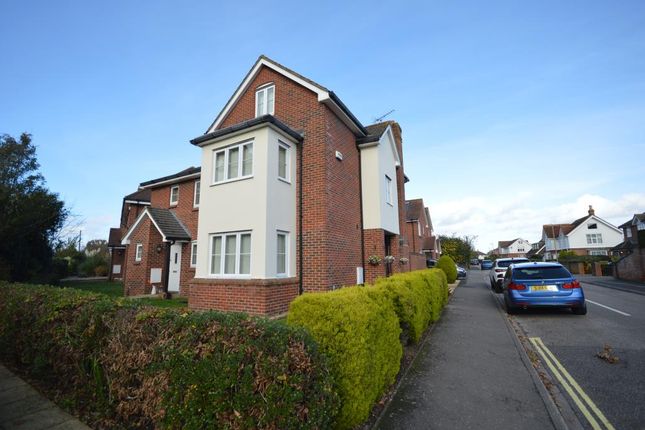 Town house to rent in Oliver Road, Pennington, Lymington, Hampshire