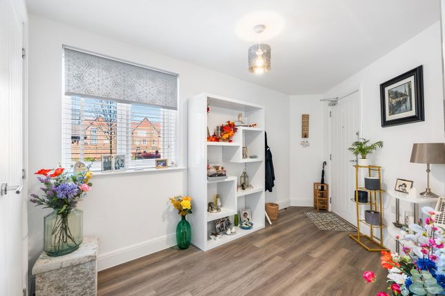 Apartment 6, Buttercup Road, HORSHAM photo 2