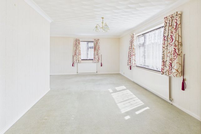 1, Kestrel Avenue, Downham Market photo 3