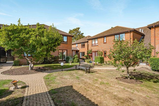 10 Greville Court Greville Park Road, Ashtead photo 4