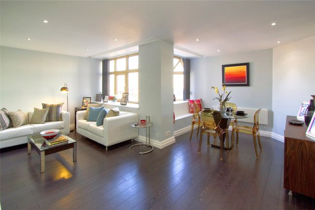 2-bed flat on Flat 12 East, 355, Kings Road, London, £740,000