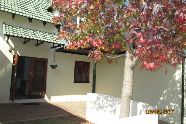 Thumbnail Apartment for sale in Midrand, Gauteng, South Africa