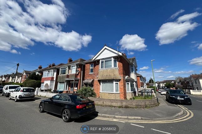 Thumbnail Flat to rent in Green Road, Bournemouth