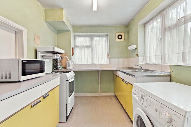 17 Highfield Approach, Billericay photo 3