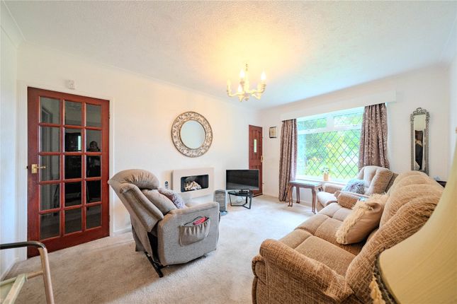 30, Leafield Close, Leeds photo 3