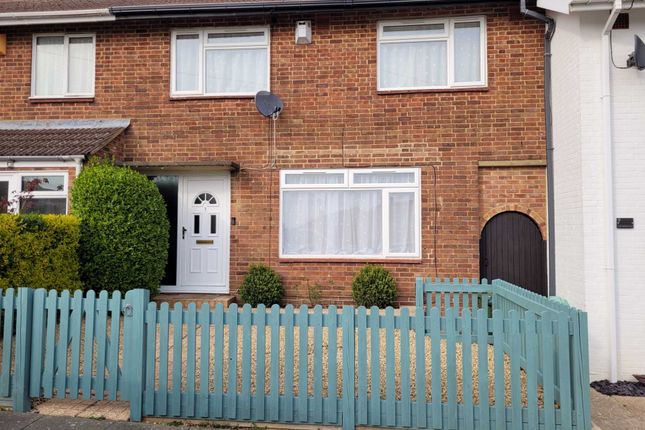 Thumbnail Property to rent in Candlefield Road, Hemel Hempstead, Available Now