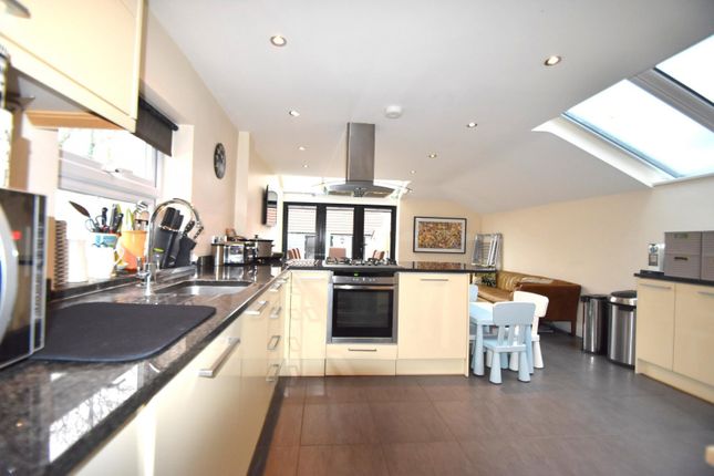 77, Vansittart Road, Berkshire photo 2
