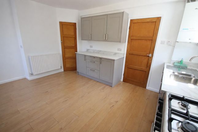 3, The Tynings, Chippenham photo 3