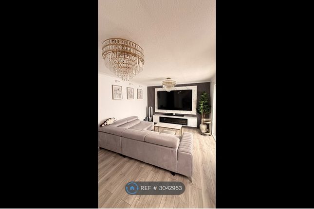 Pembroke Mews, Pitsea, Basildon photo 2
