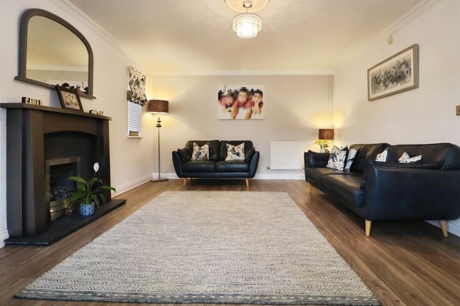 30, Swyn Y Nant, Porth photo 4