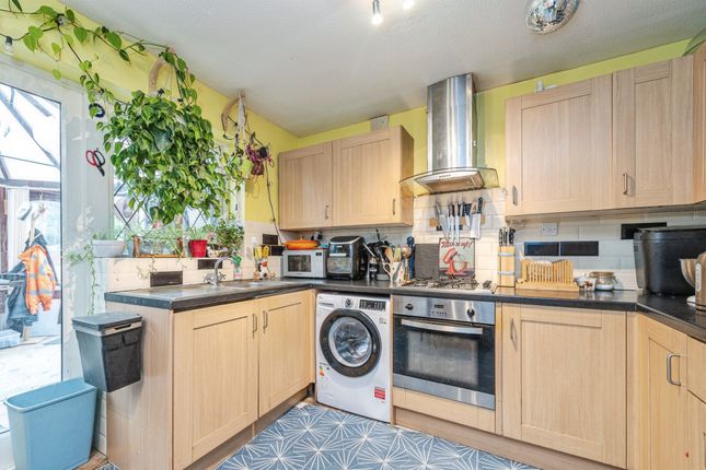 29, Heath Road, Dewsbury photo 2