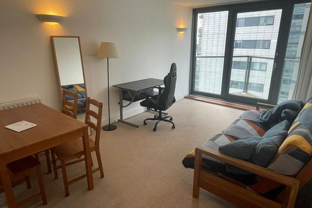 Thumbnail Flat to rent in Neutron Tower, 6 Blackwall Way, East India, London