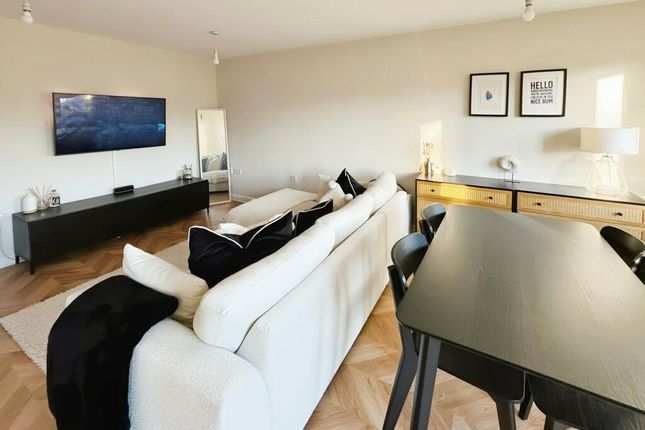 3, Pipkin Close, Cardiff photo 4