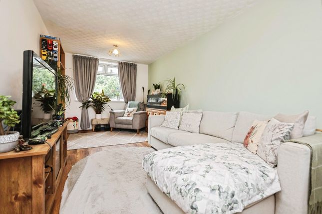 28, Schoolacre Road, West Midlands photo 2