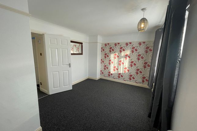 Town house to rent in Cranstone Crescent, Glenfield, Leicester
