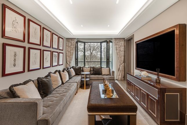 Flat for sale in Clarges, Mayfair
