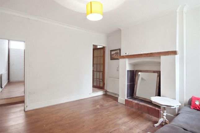 22, Hardstoft Road, Chesterfield photo 2