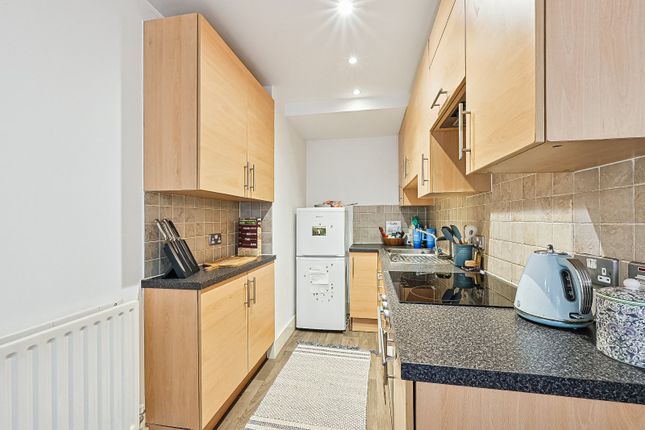 Flat 35, Building 22,, Cadogan Road, London photo 4