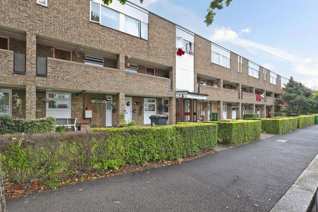Thumbnail Flat for sale in Chingford Avenue, London