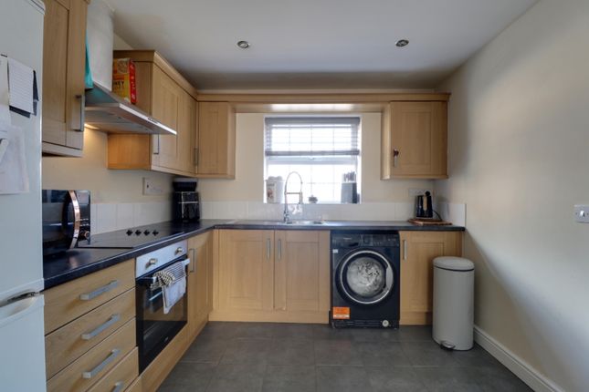 6, Blue Horse Court, Grantham photo 3