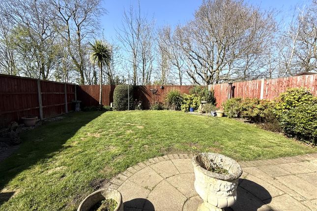 146, Lower Birches Way, Rugeley photo 2