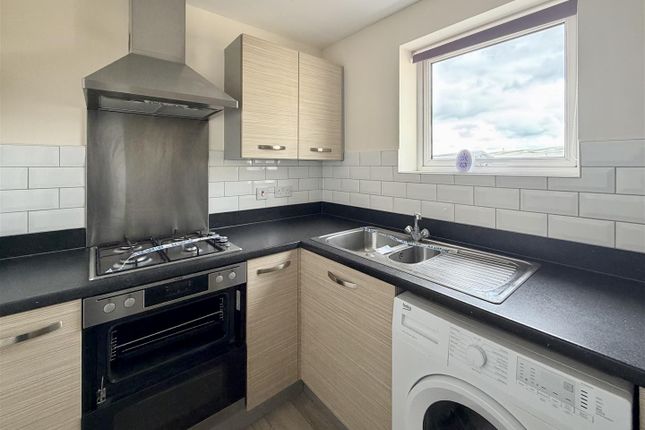 Flat 5, 47, Longhorn Avenue, Gloucester photo 3